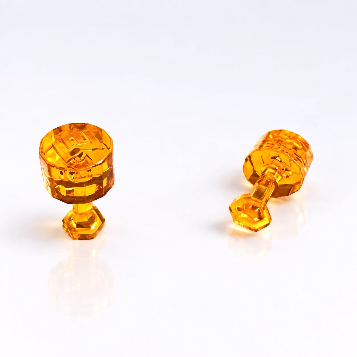 PrismTabs S mit 8 mm Hexagon-Fuß: zwei Klebeadapter aus transparentem Kunststoff für die Ausbeultechnik